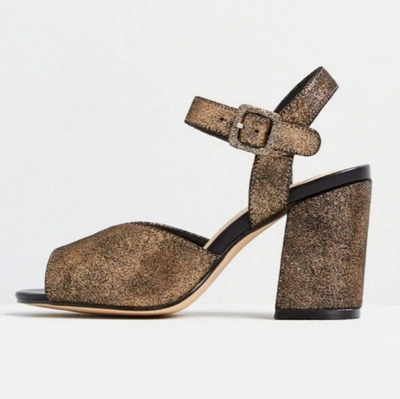 Modcloth Gold Heels - Picture 2 of 10